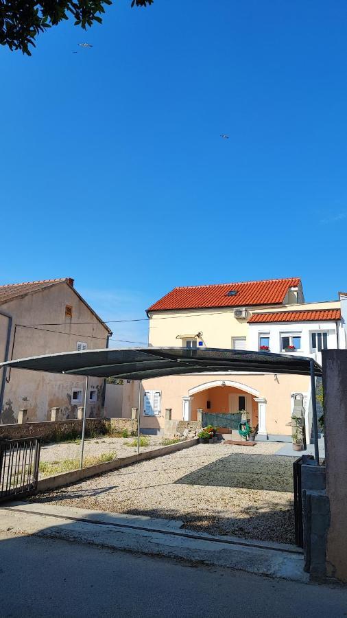 Apartment Roman Бетина Экстерьер фото